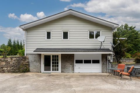 A home in Hendersonville