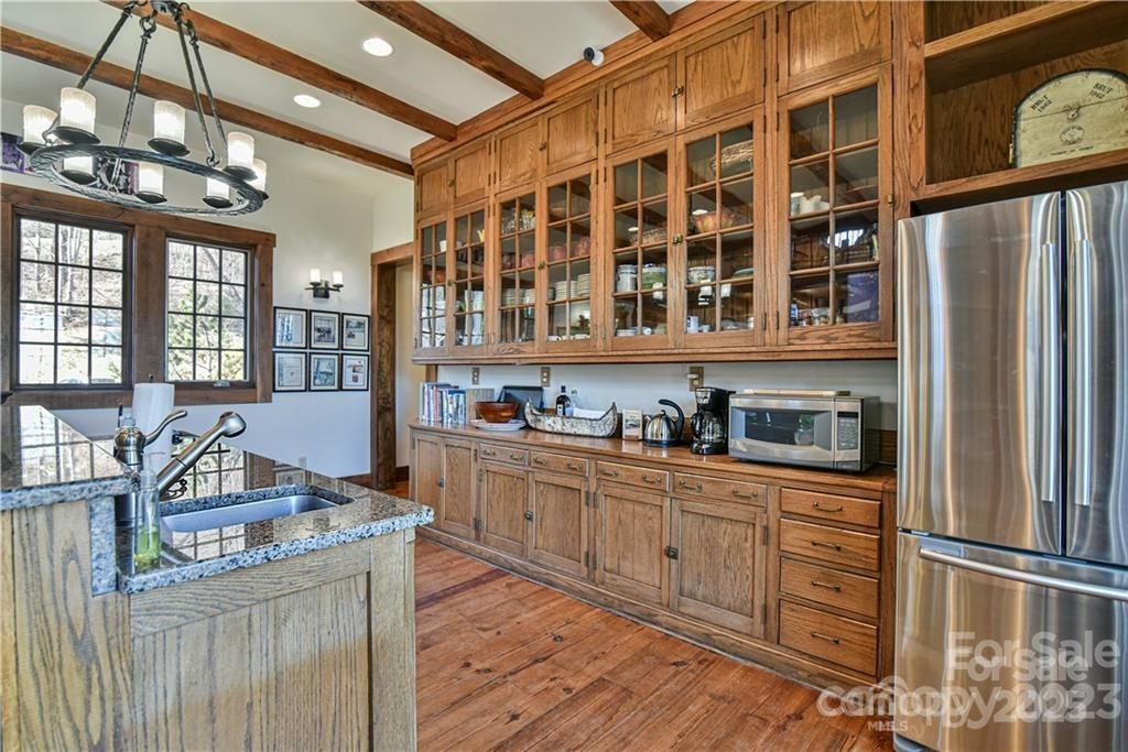 Whisper Mountain - Land