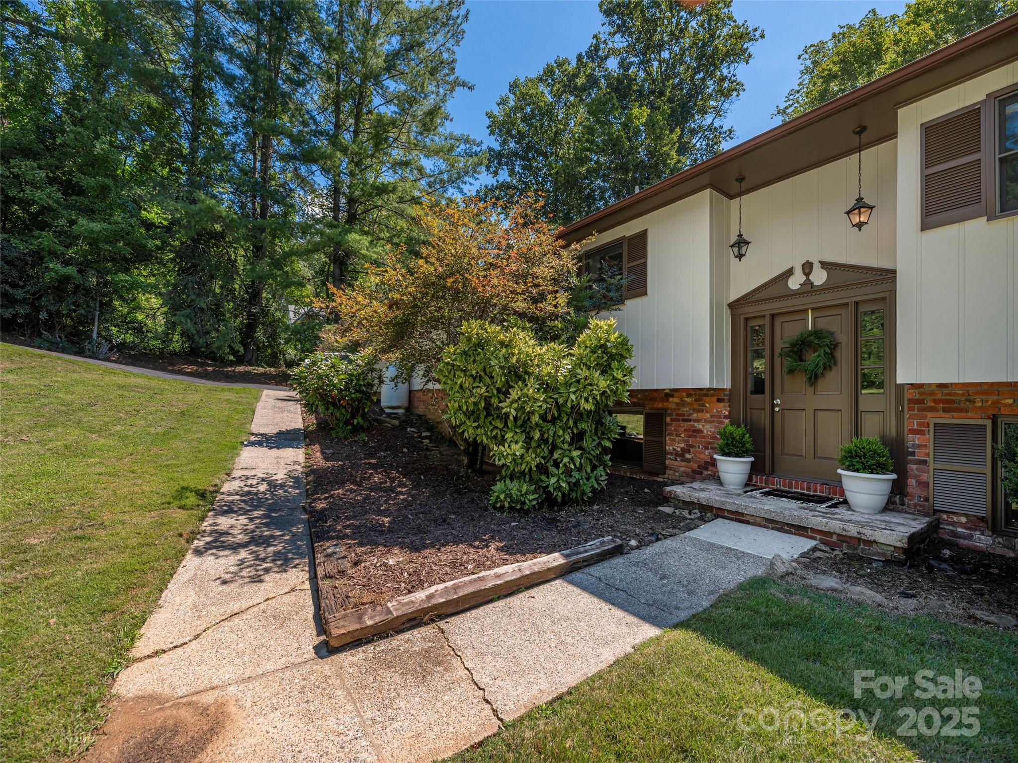 85 Dawn Lane