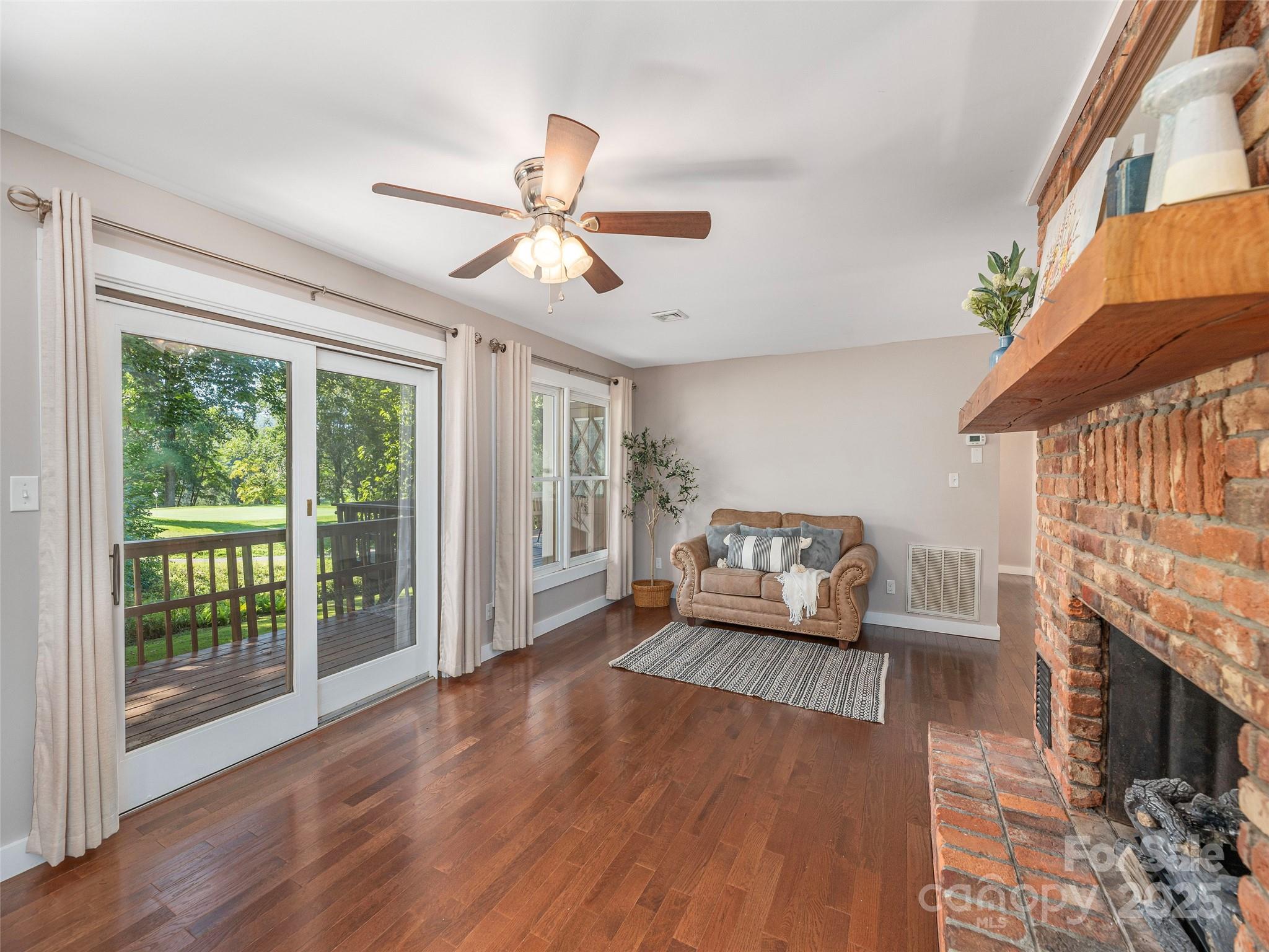85 Dawn Lane