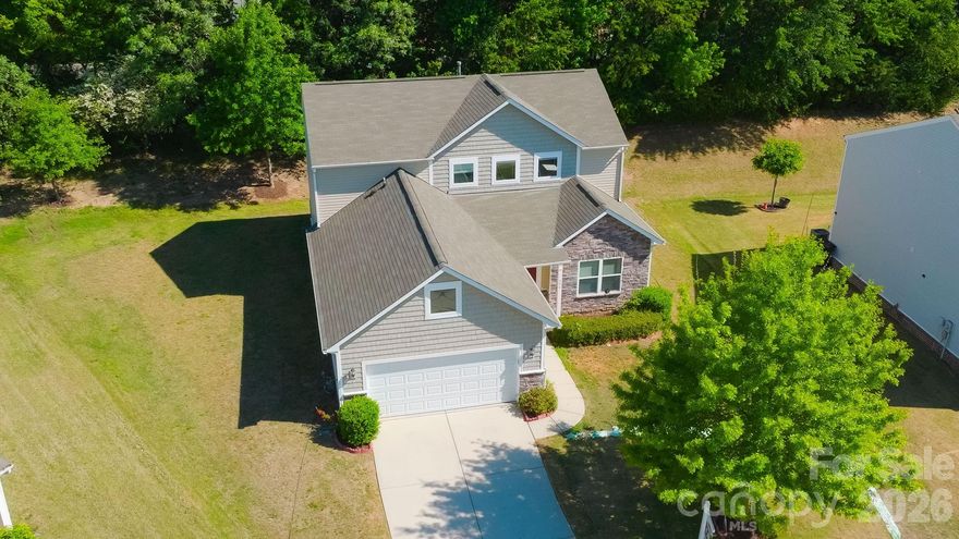 Welcome to this spacious 3-bedroom home located in a prime area of Fort Mill, close to restaurants, shopping, and just minutes from Highway 77! This beautiful home is situated in a quiet, desirable neighborhood, offering comfort and convenience for your family. Enjoy the privacy of the cul-de-sac while being close to all the amenities Fort Mill has to offer. Schedule a showing today and take the first step toward making this your new home!