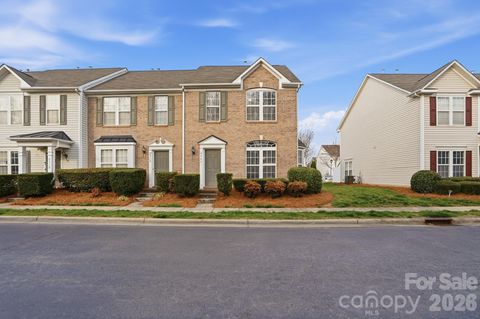 4723 Forestridge Commons Drive Charlotte NC 28269