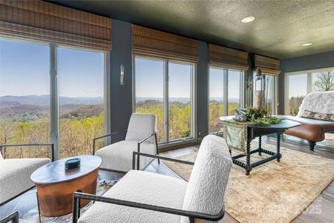 Photo of 704 Fleetwood Plaza, Hendersonville, NC 28739 (MLS # 4246743)