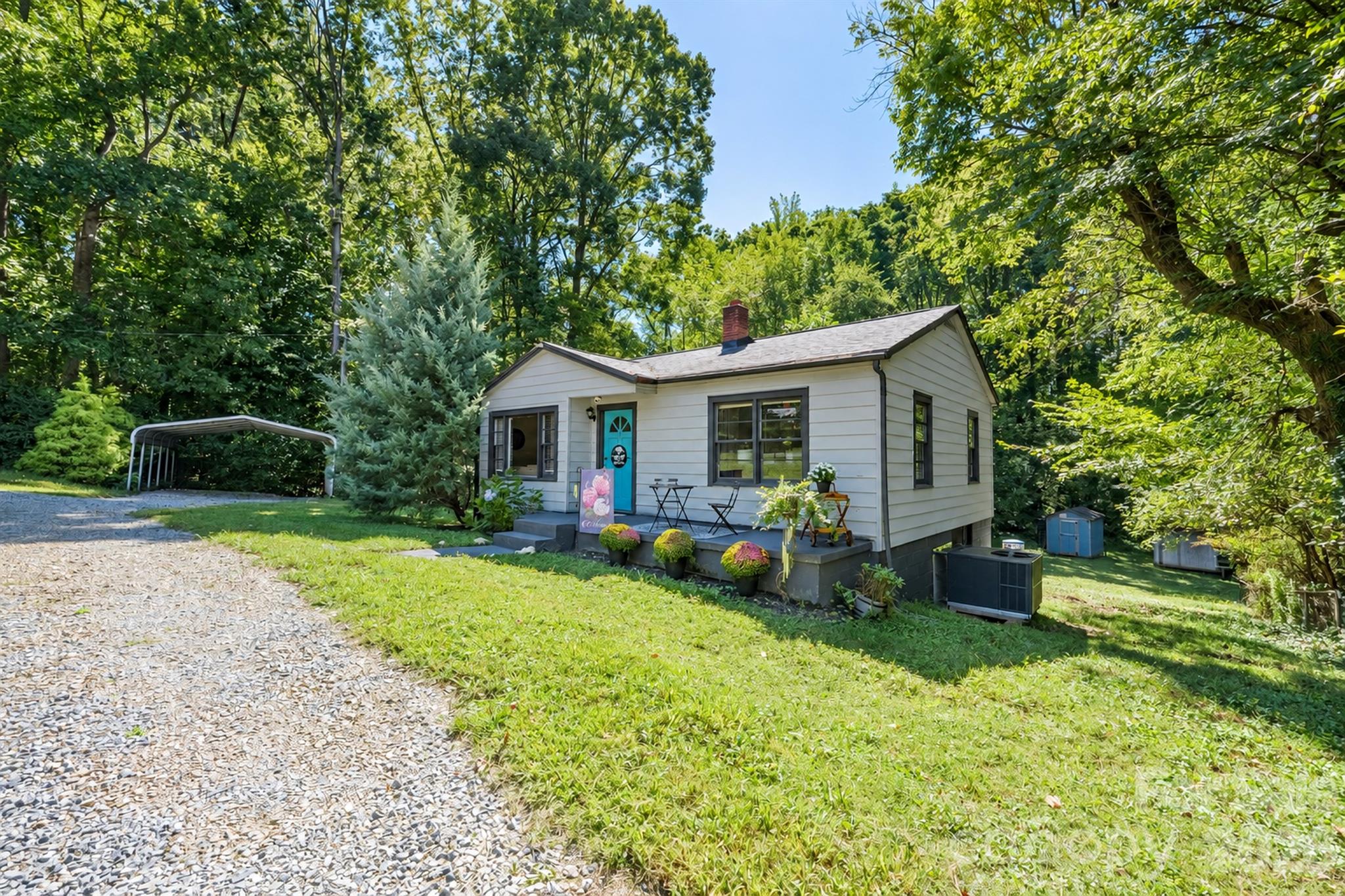 907 Mauney Road