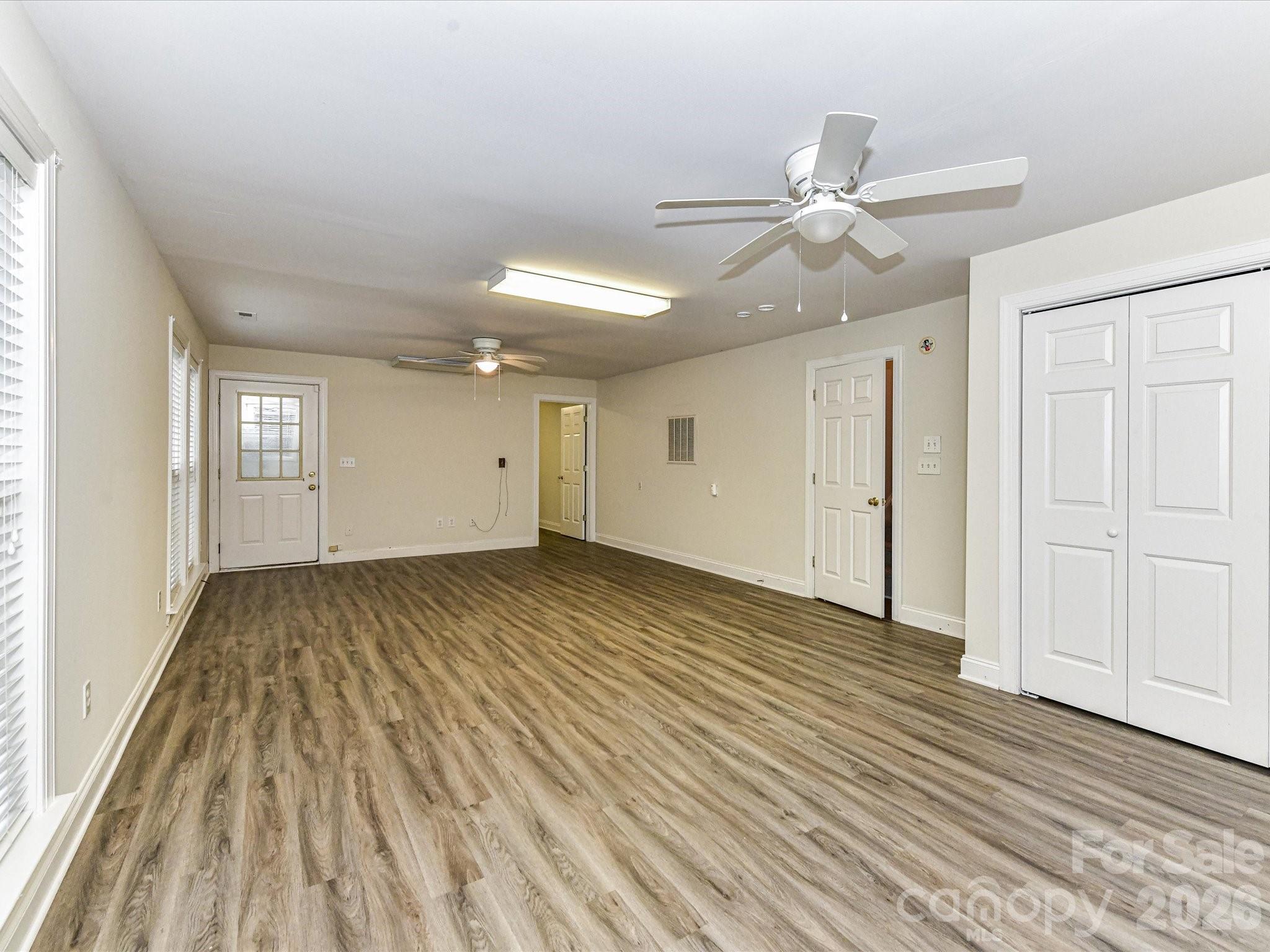 Hunters Pointe - Residential