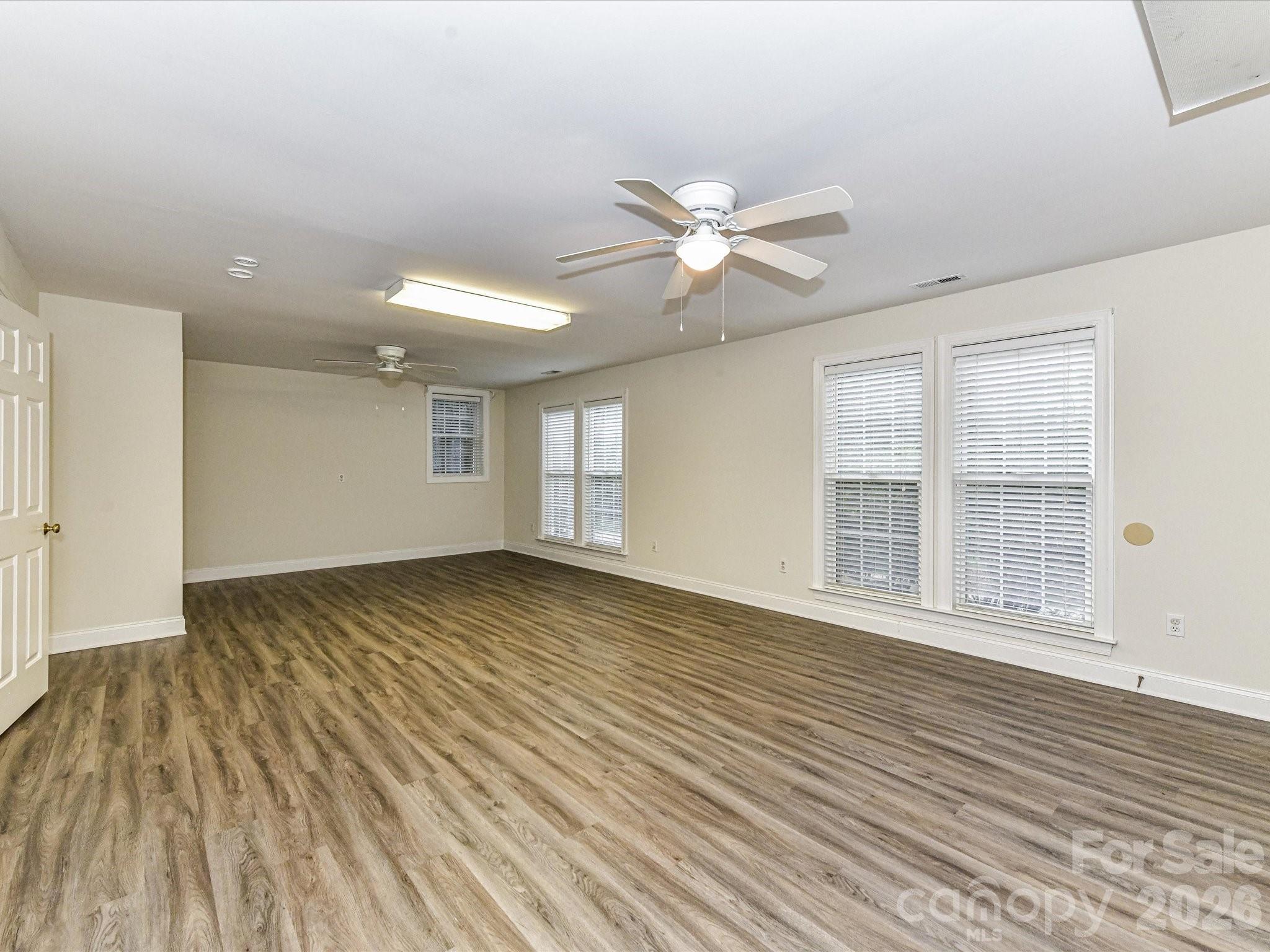 Hunters Pointe - Residential