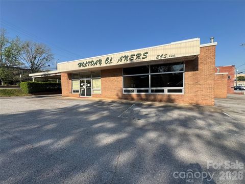 166 N Logan Street Marion NC 28752