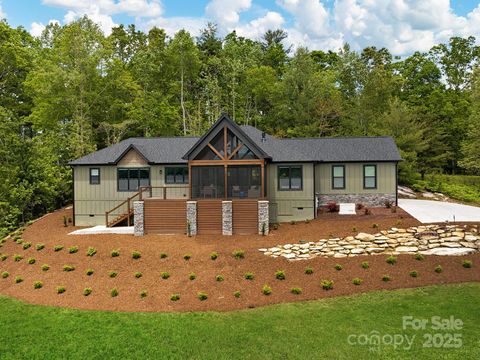 636 Crystal Heights Drive Hendersonville NC 28739