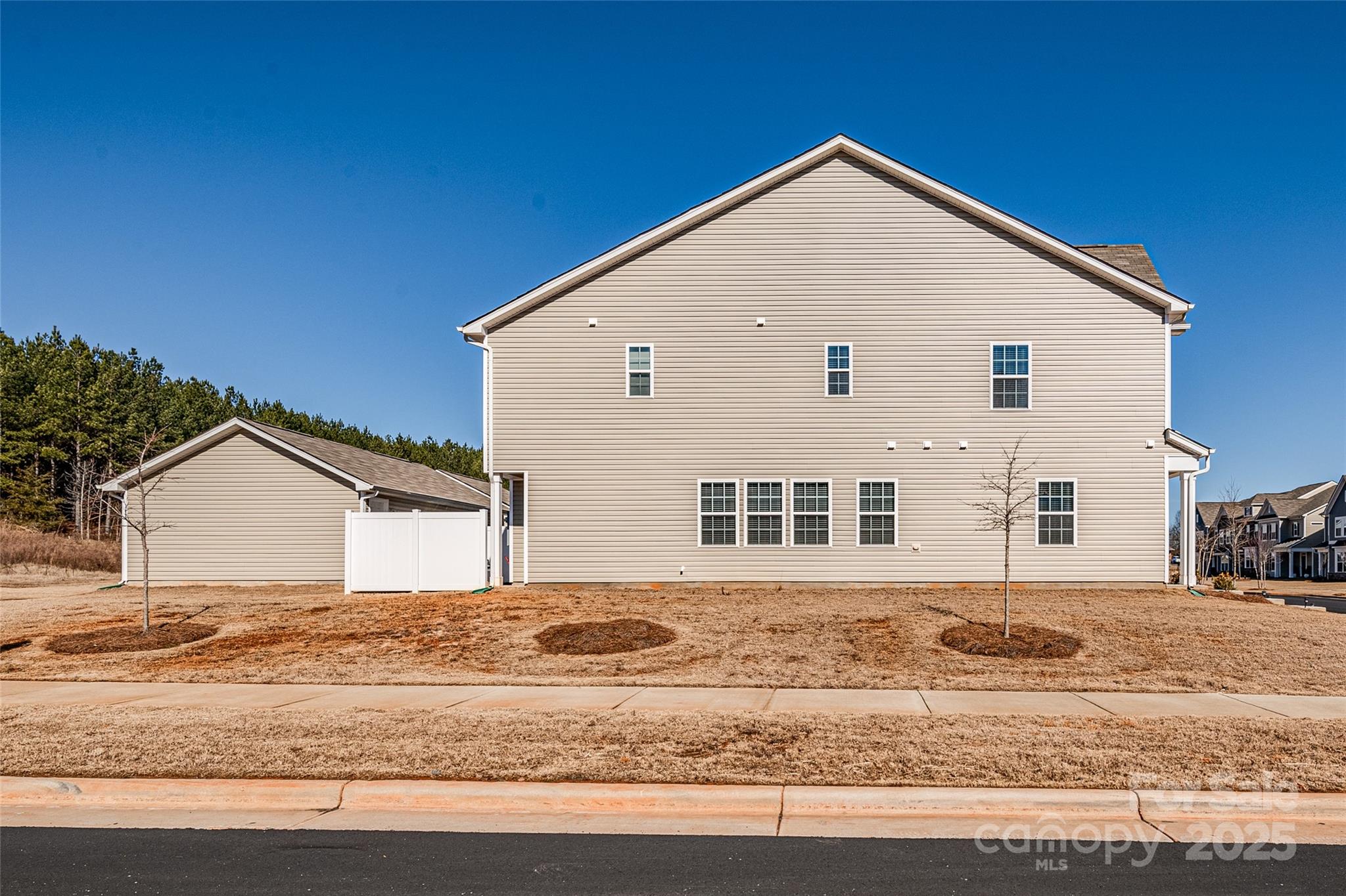 15776 Country House Street