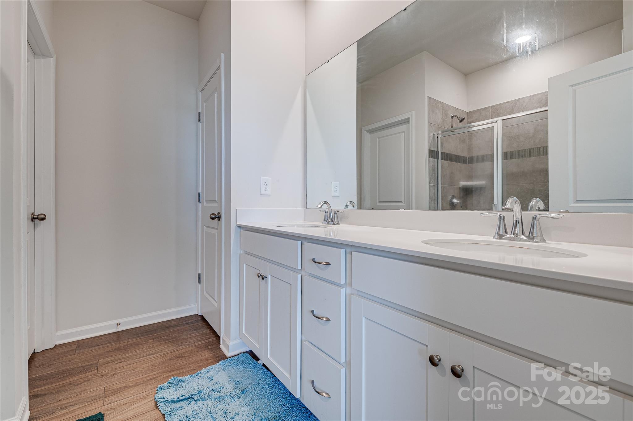 15776 Country House Street