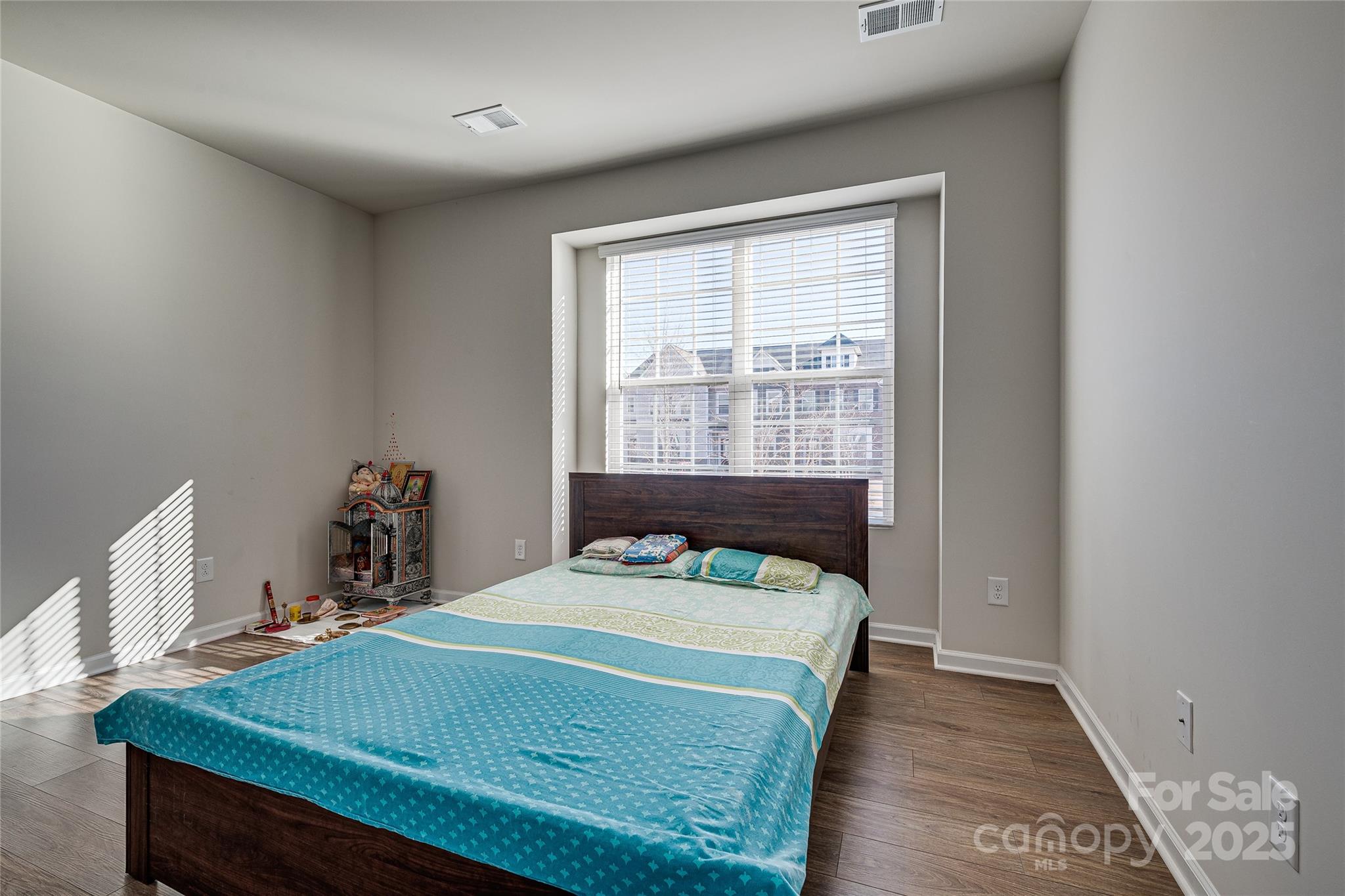 15776 Country House Street