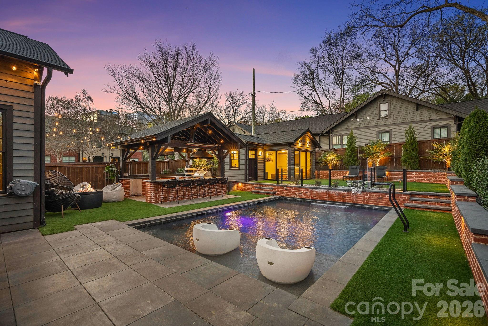 405 E Tremont Avenue