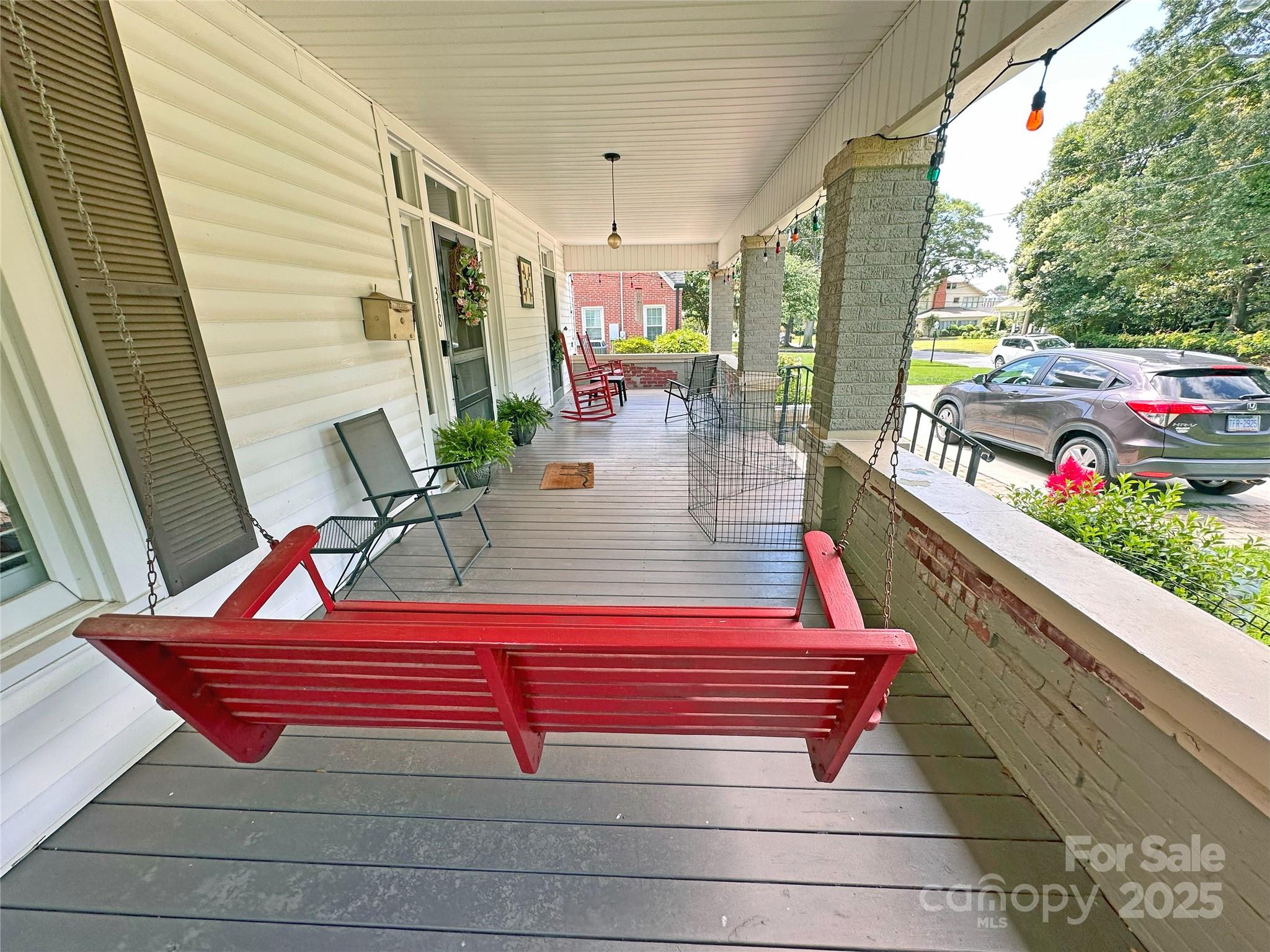 318 N Laurel Street N