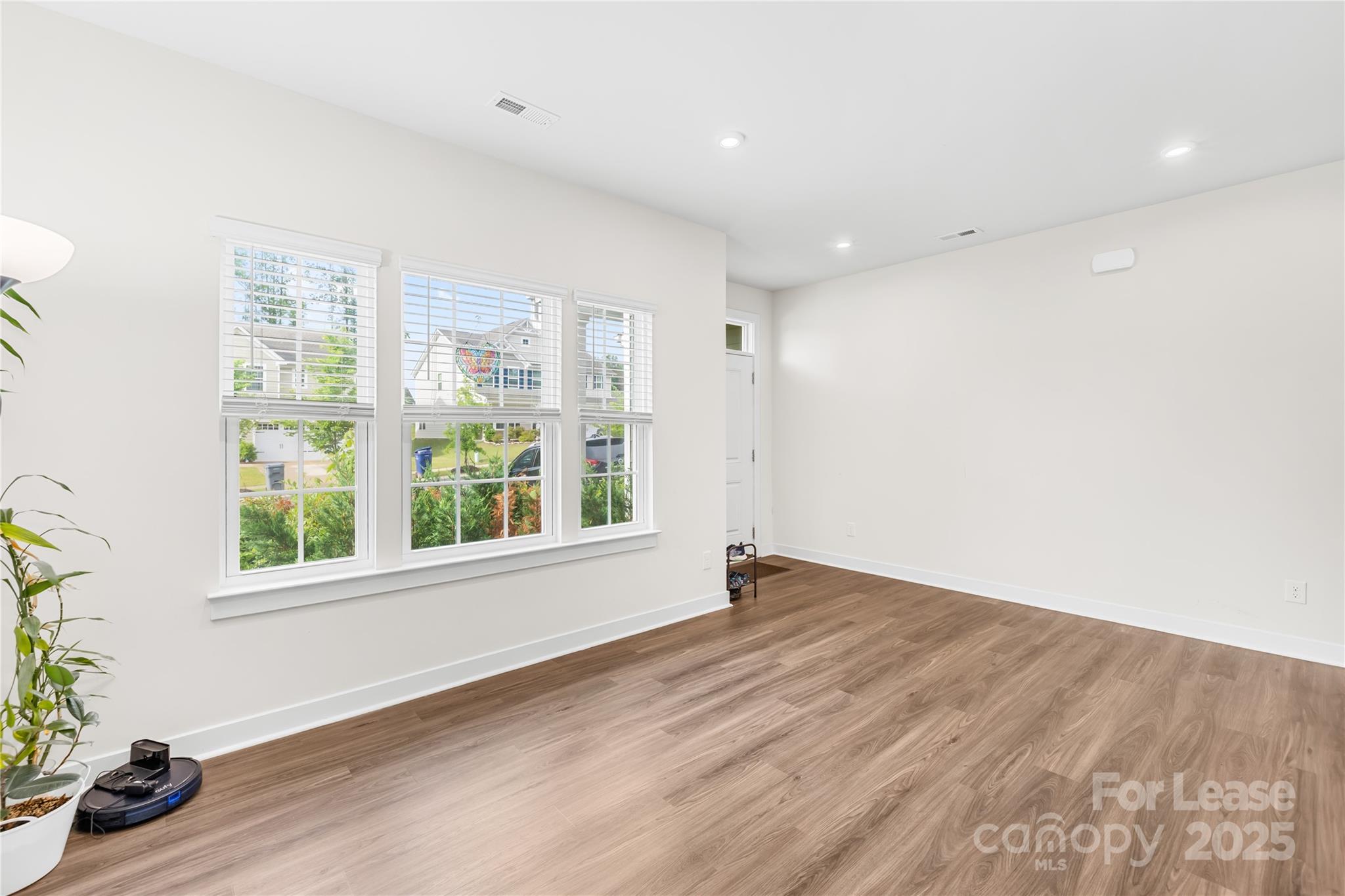 Holcomb Woods - Residential Lease