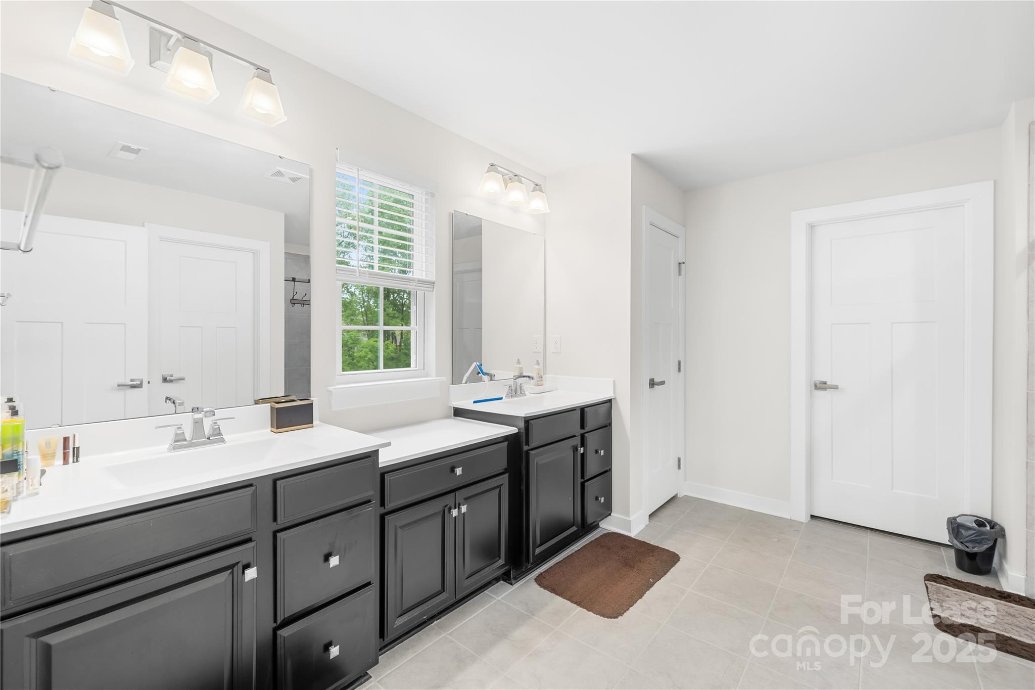 Holcomb Woods - Residential Lease