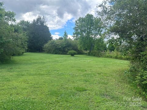 Photo of 2016 N Central Avenue, Locust, NC 28097 (MLS # 4275214) Photo of 2016 N Central Avenue, Locust, NC 28097 (MLS # 4275214)