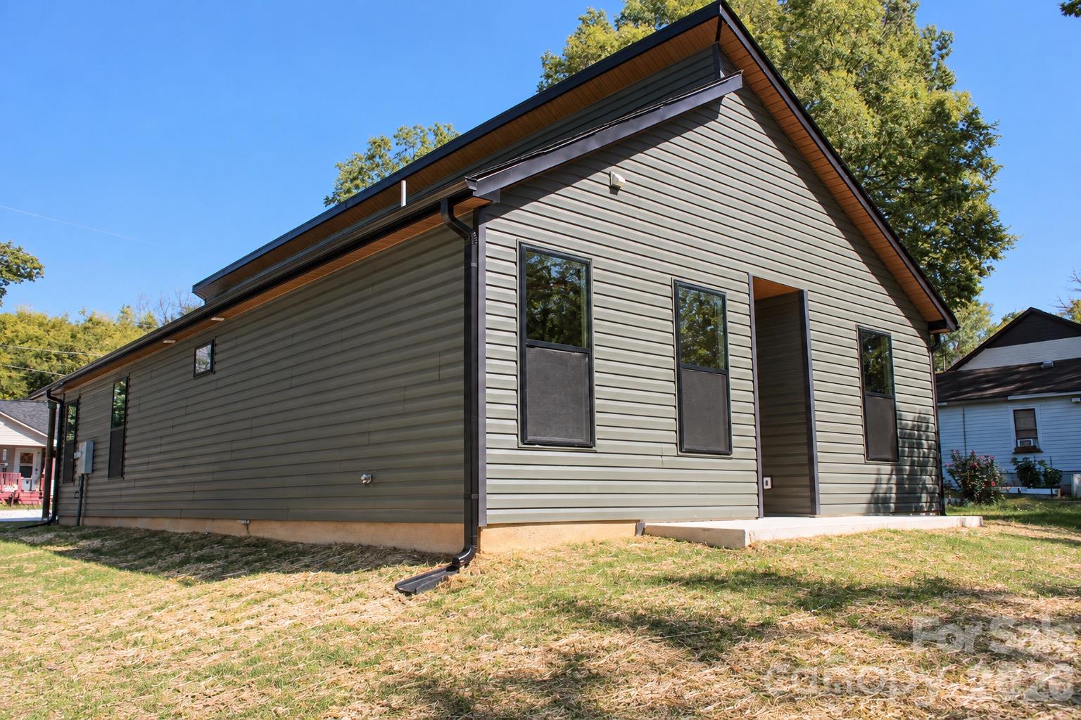 263 Bellhaven Place NW