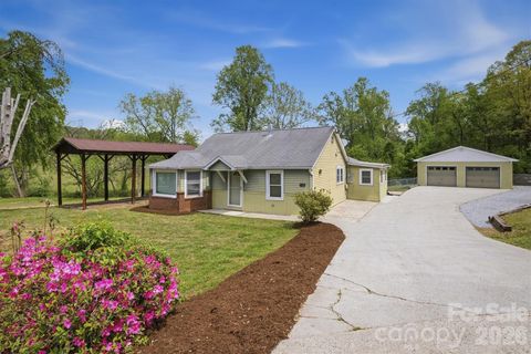 Photo of 2566 Andrews Circle, Lenoir, NC 28645 (MLS # 4369144)
