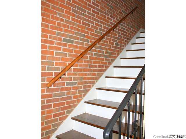 Cotswolds on Walker - Residential Lease