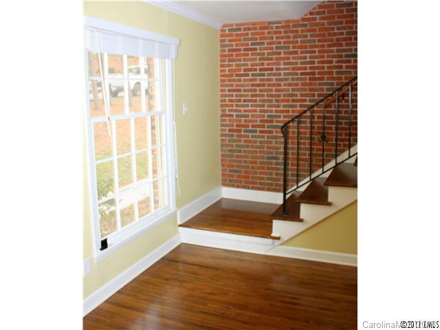 Cotswolds on Walker - Residential Lease