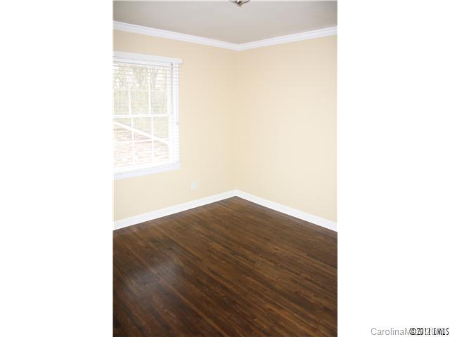 Cotswolds on Walker - Residential Lease