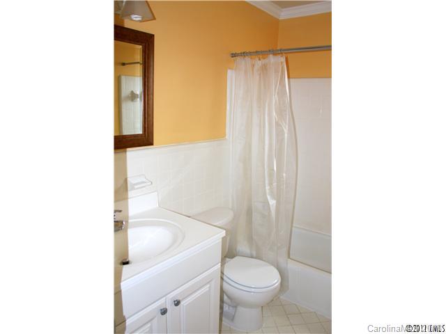 Cotswolds on Walker - Residential Lease