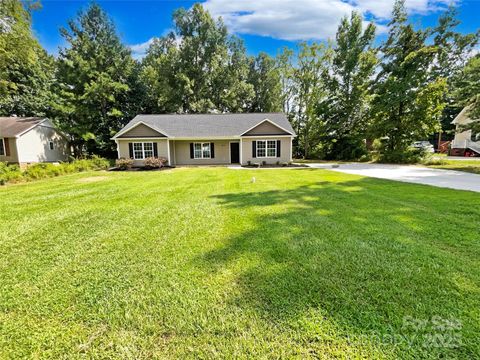 Photo of 5142 Sedgefield Drive, Lancaster, SC 29720 (MLS # 4288468)