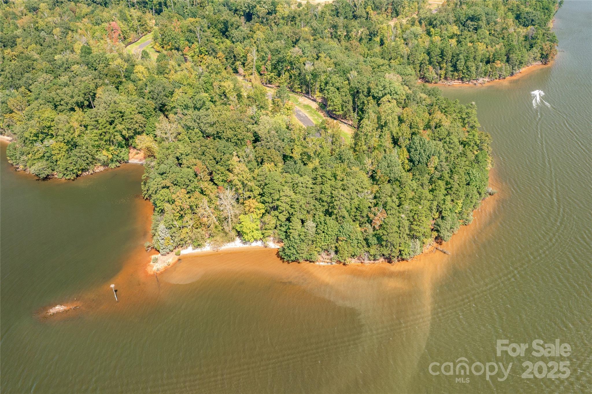 McLean - South Shore - Land