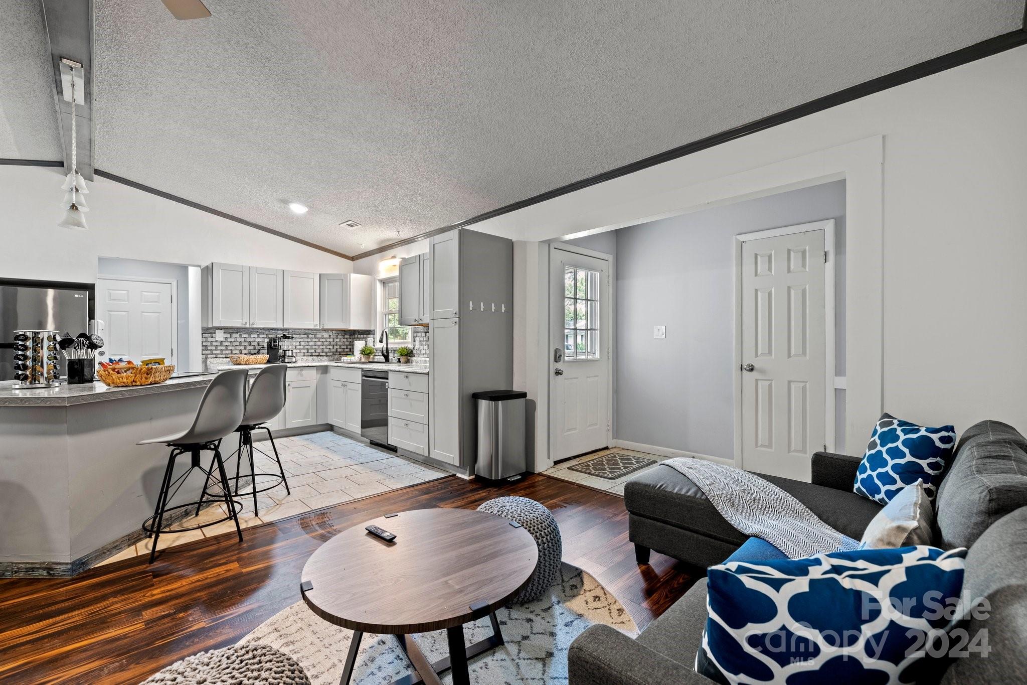 Mtn Carmel Acres - Residential