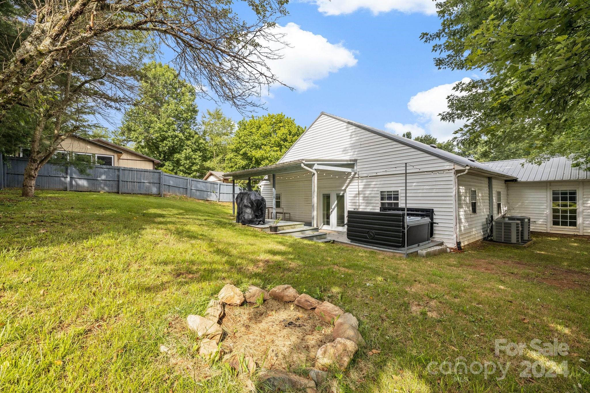 Mtn Carmel Acres - Residential