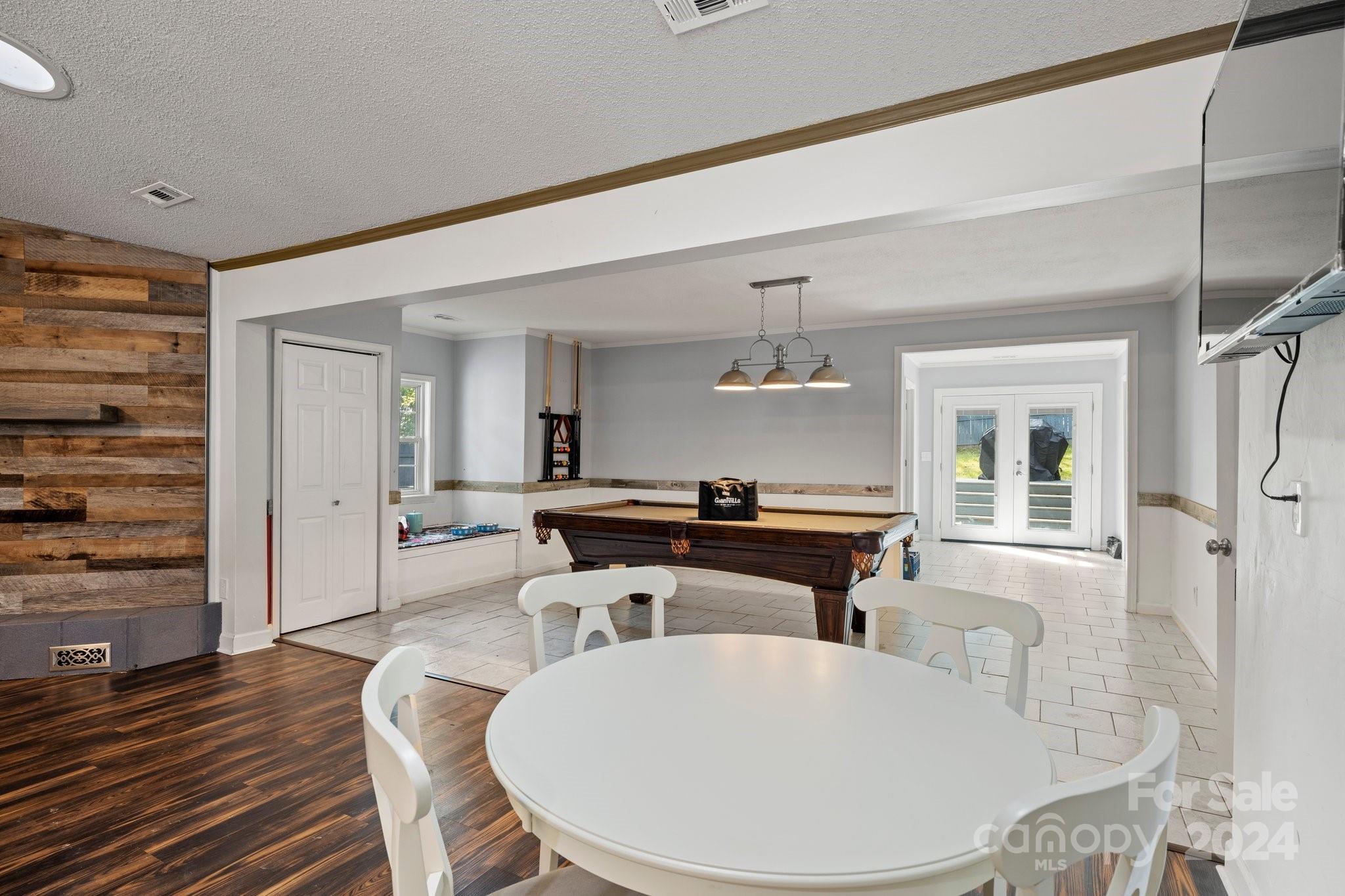 Mtn Carmel Acres - Residential