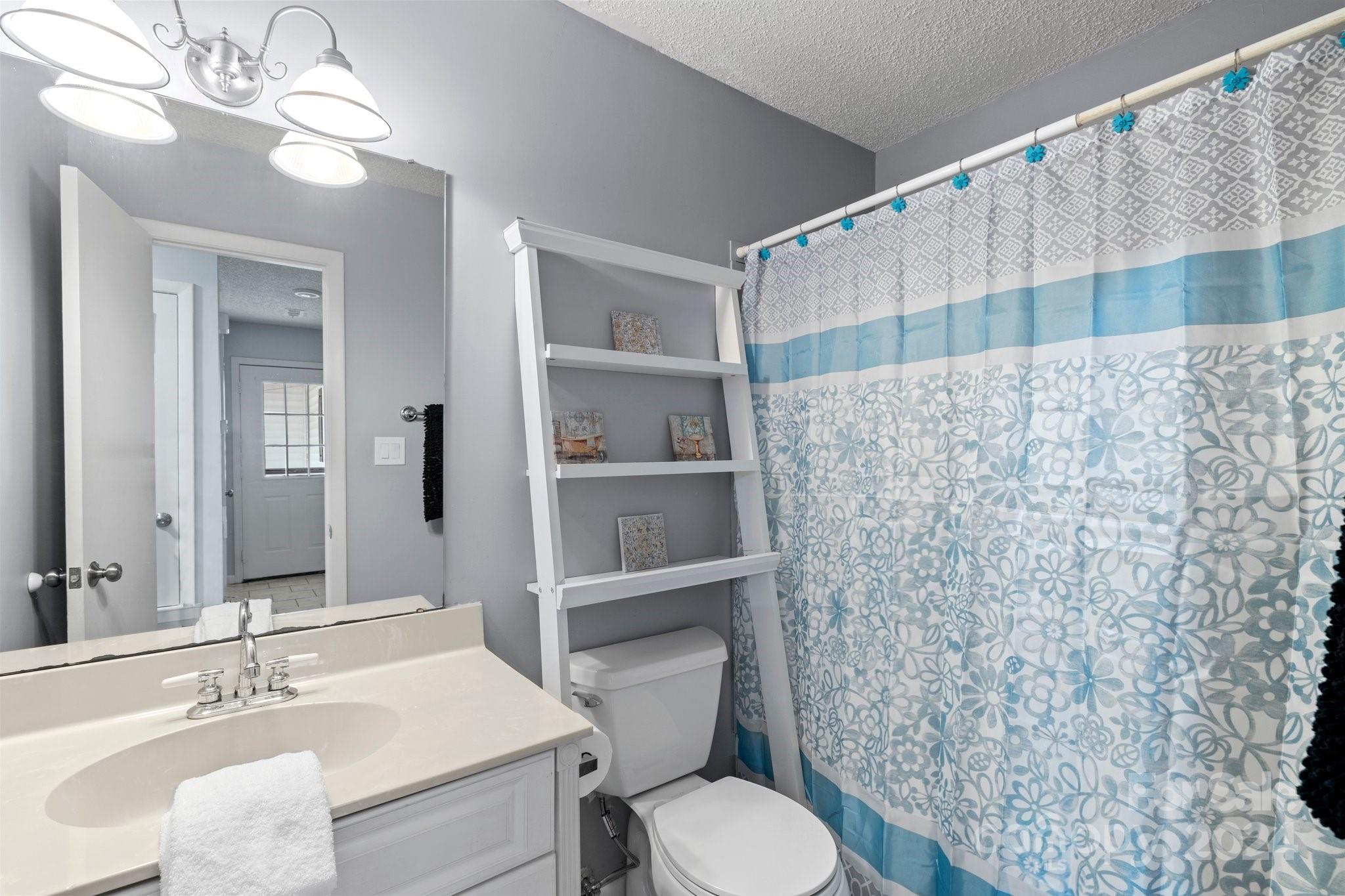 Mtn Carmel Acres - Residential