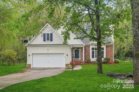 Photo of 11333 Snapfinger Drive, Charlotte, NC 28277 (MLS # 4332371)