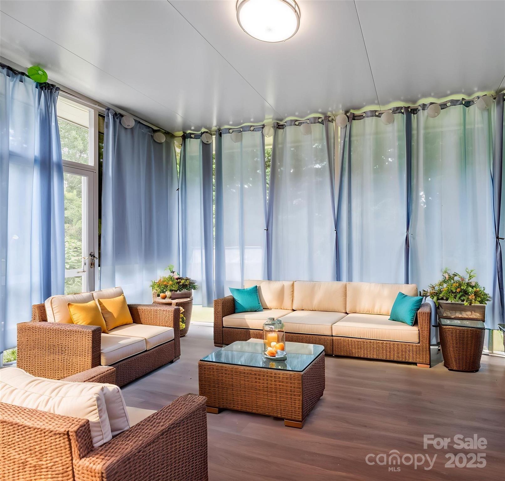 9903 Southampton Commons Drive