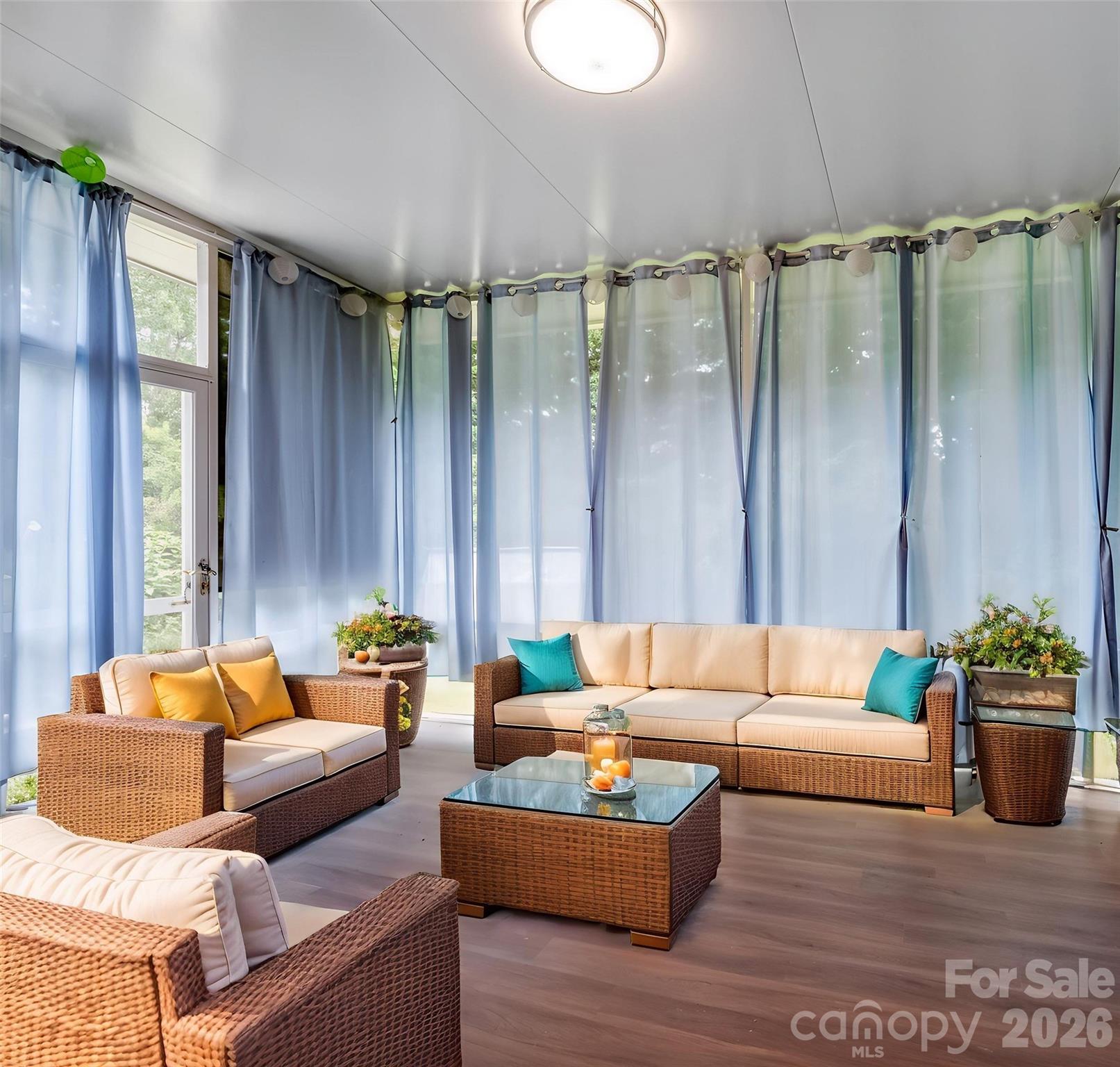 9903 Southampton Commons Drive