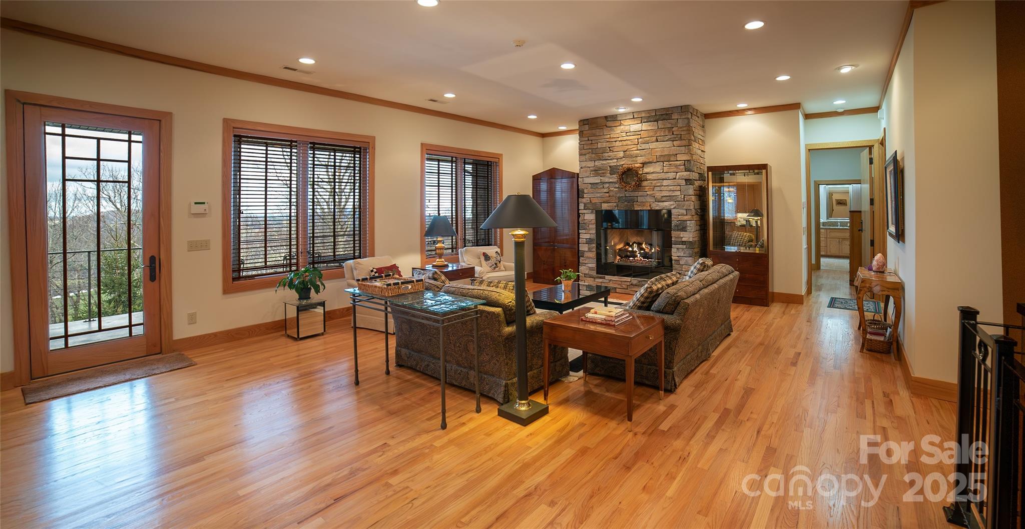 Boone, North Carolina 28607, United States, 4 Bedrooms Bedrooms, ,3 BathroomsBathrooms,Residential,Under Contract,87198