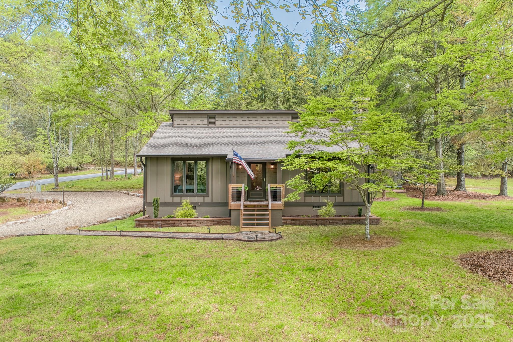 22 Dalonigei Court
