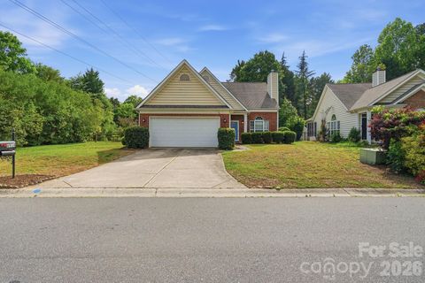 Photo of 6914 Weirton Place, Charlotte, NC 28226 (MLS # 4379626)