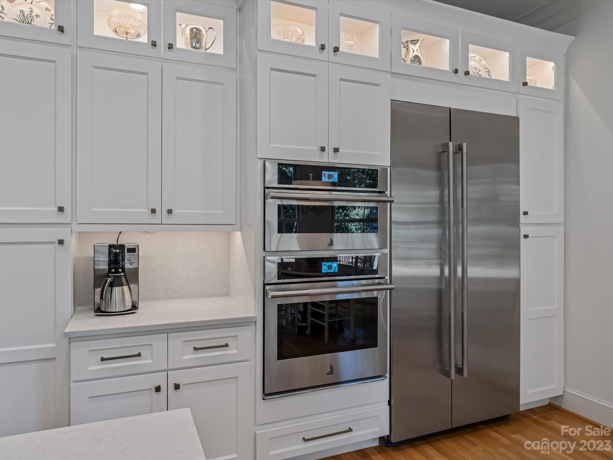 The Peninsula - Residential