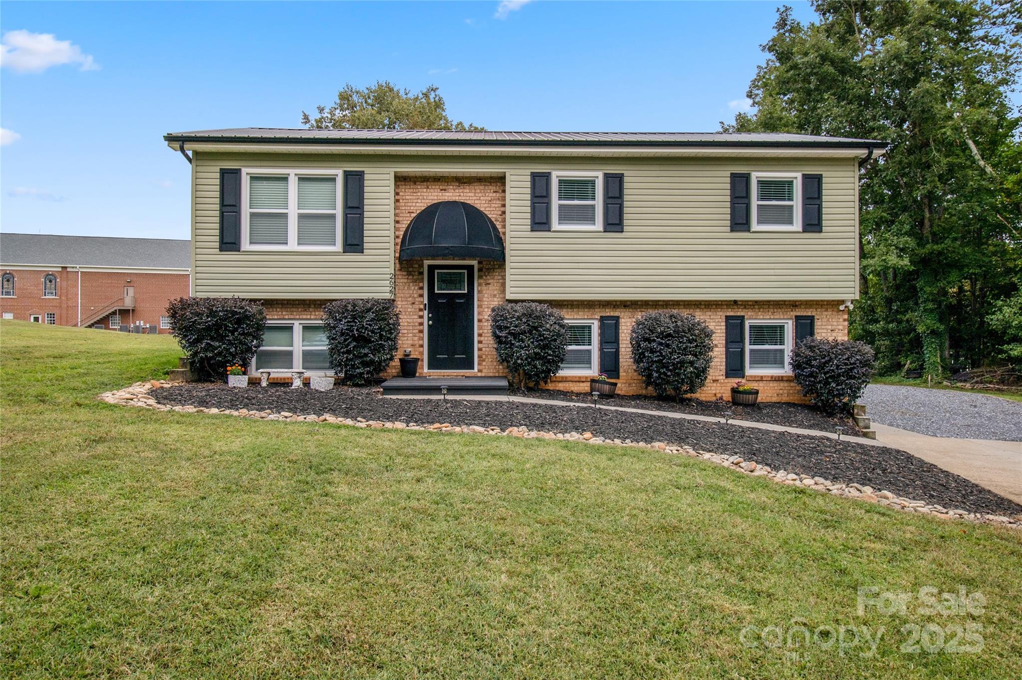 2627 South Court