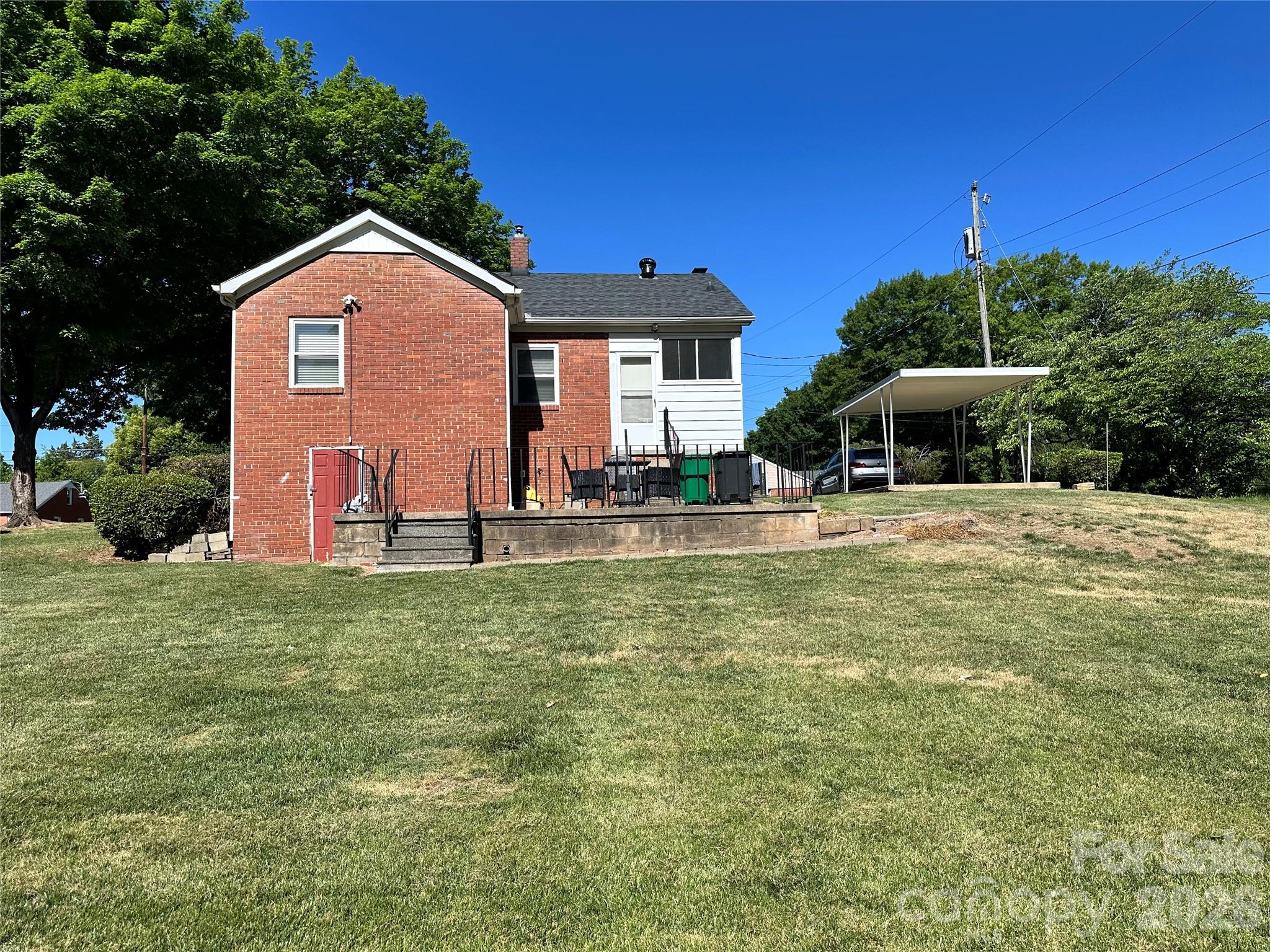 600 W Cama Street 8