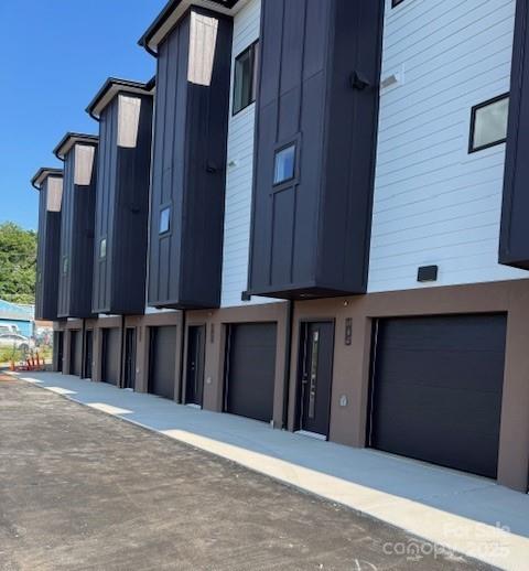 3 Lee Garden Lane 105