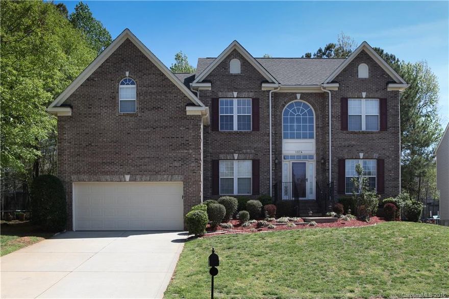 Beautiful & Functional Open Flr Plan w/Water View of Lake Wylie. Wonderful upgrades Throughout from the New Brazilian Koa Hardwood Flrs on the Majority of 1st Floor, Crown Molding, Columns, Wainscoting & 2-sty Foyer . Lg Functioning Kit w/Corian Counter Tops, Island, Breakfast Bar, Pantry & Plenty of Cabinets. Spacious Master w/Trey Ceiling & Luxury Master Bath. Add'l Living Space in the Sunrm, Office & Bonus Rm. Walk to the Lake Wylie in Just Minutes, Community Beach, Pool & Free boat storage.