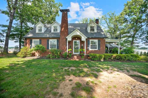 Photo of 1520 5th Street NE, Hickory, NC 28601 (MLS # 4391582)