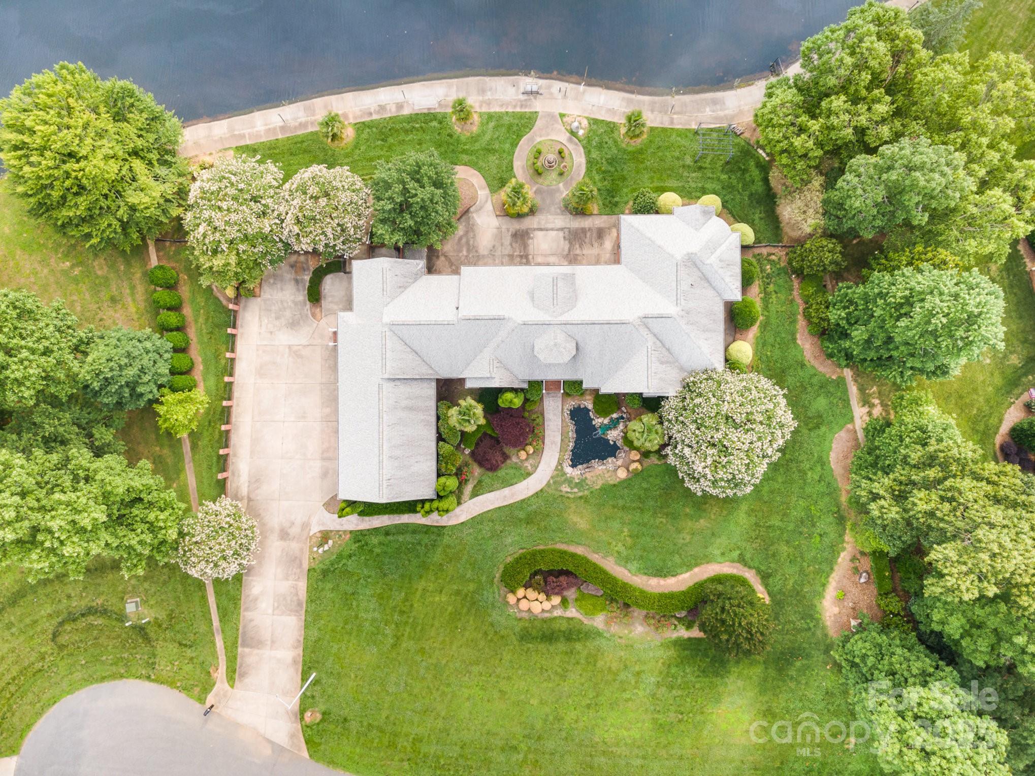 6823 Manatee Drive
