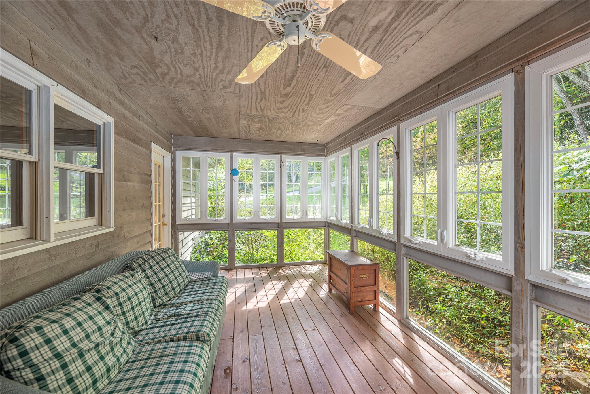 14 Llama Vista Court