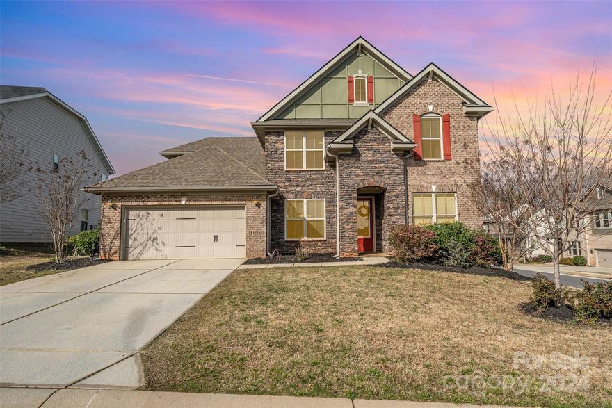 Welcome to Riverchase, one of Fort Mill’s most desirable neighborhoods. This home features an open floor plan, first floor owner's primary suite, study/office, casual & formal dining spaces, spacious family room, gourmet kitchen w/large island, butlers pantry/office space. Upstairs you'll find a spacious loft, 3 large bedrooms and a 2 full bathrooms. Fenced backyard with a 36X16 pool w/tanning ledge and Travertine patio. Riverchase is a great community with river access, pool, clubhouse, playgrounds, acres of common area & walking trails, award winning Fort Mill school assignments and minutes away from shopping, dining and entertainment.