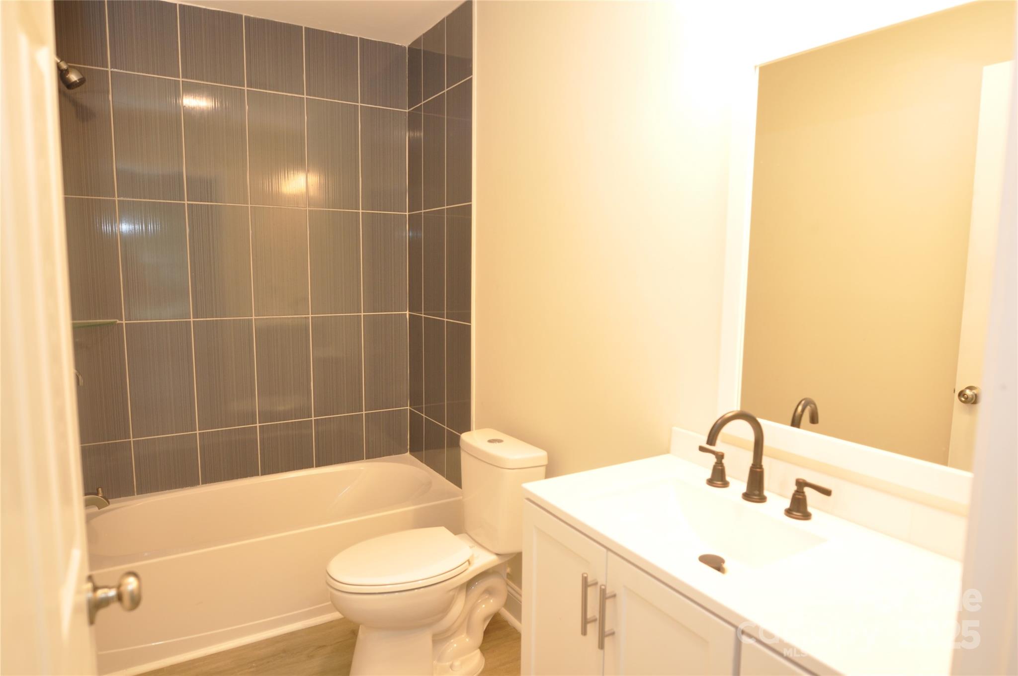 533 Third Street 27
