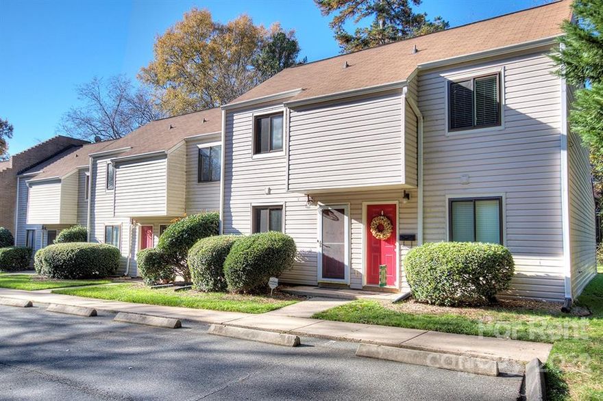 Ready to move in updated townhome-style condo in the heart of Cotswold.  Wonderful location near shops at Cotswold and just minutes from Uptown, South Park, Midwood, Elizabeth and more!  Features include: updated kitchen with black appliances, new flooring, fresh paint, large bedrooms, updated bathrooms and French doors that lead to a private patio.