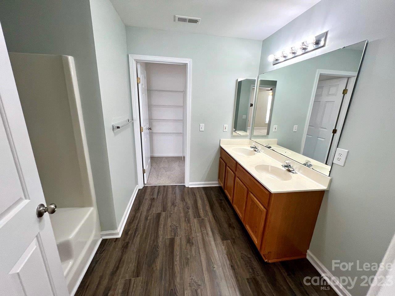 Planters Walk - Residential Lease